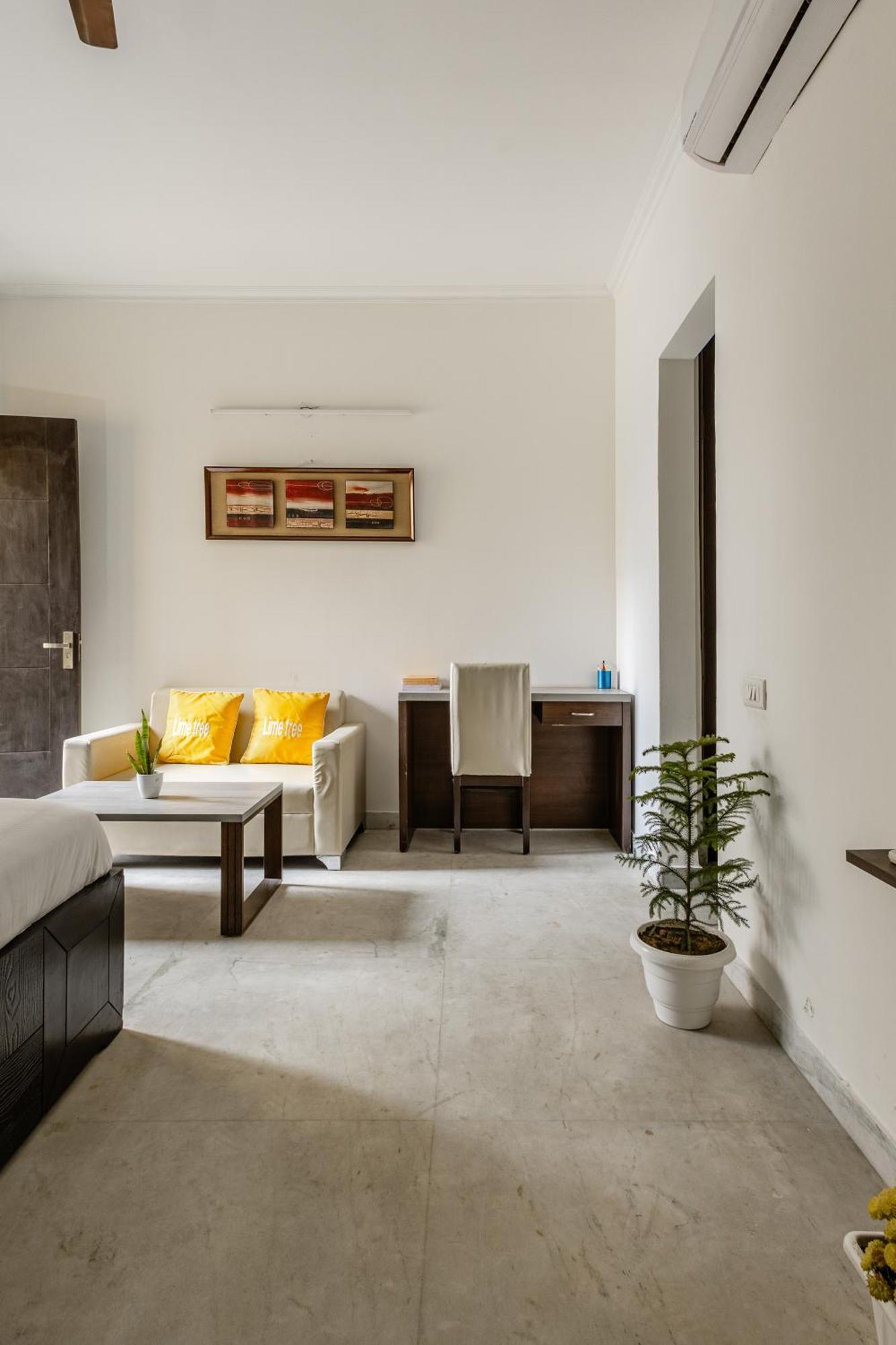 Lime Tree Service Apartment Golf Course Road, 古尔冈 外观 照片