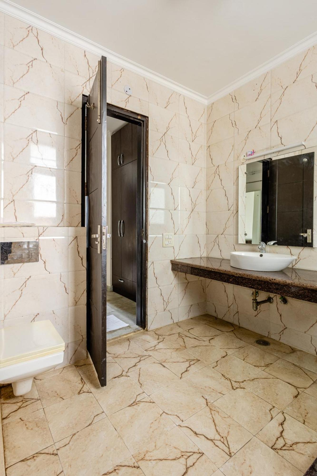 Lime Tree Service Apartment Golf Course Road, 古尔冈 外观 照片